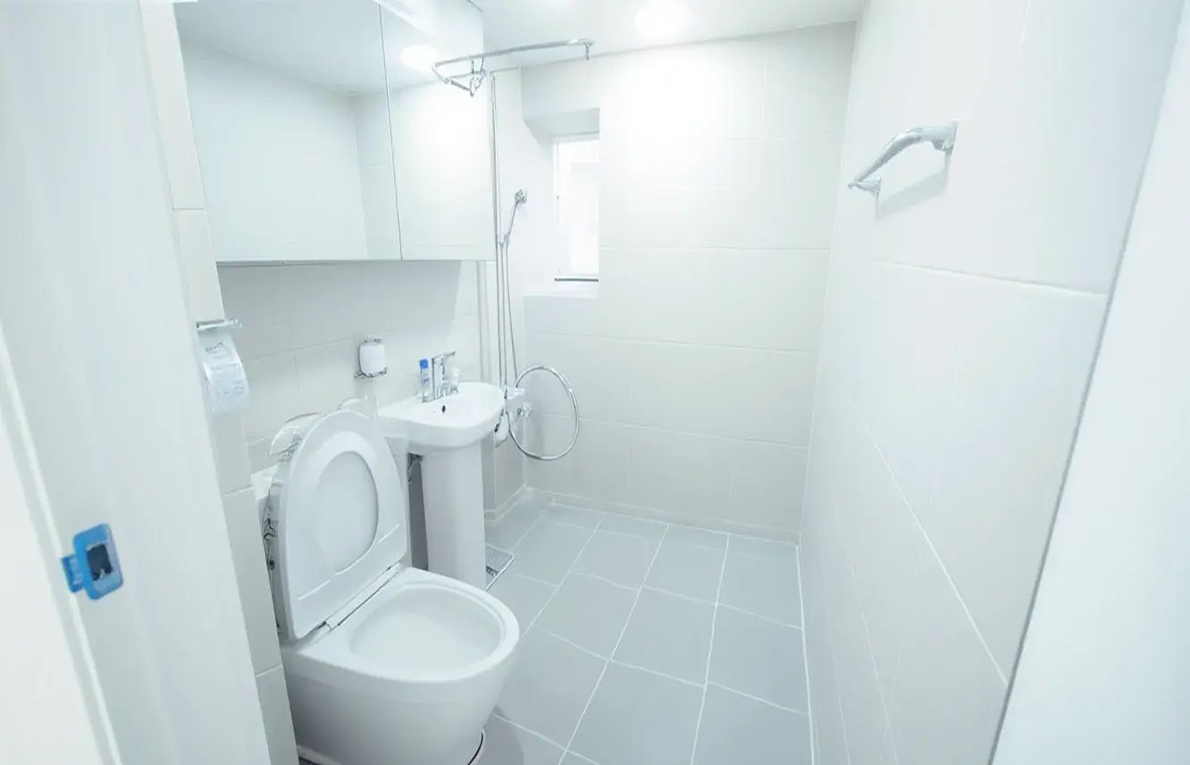Room image 3